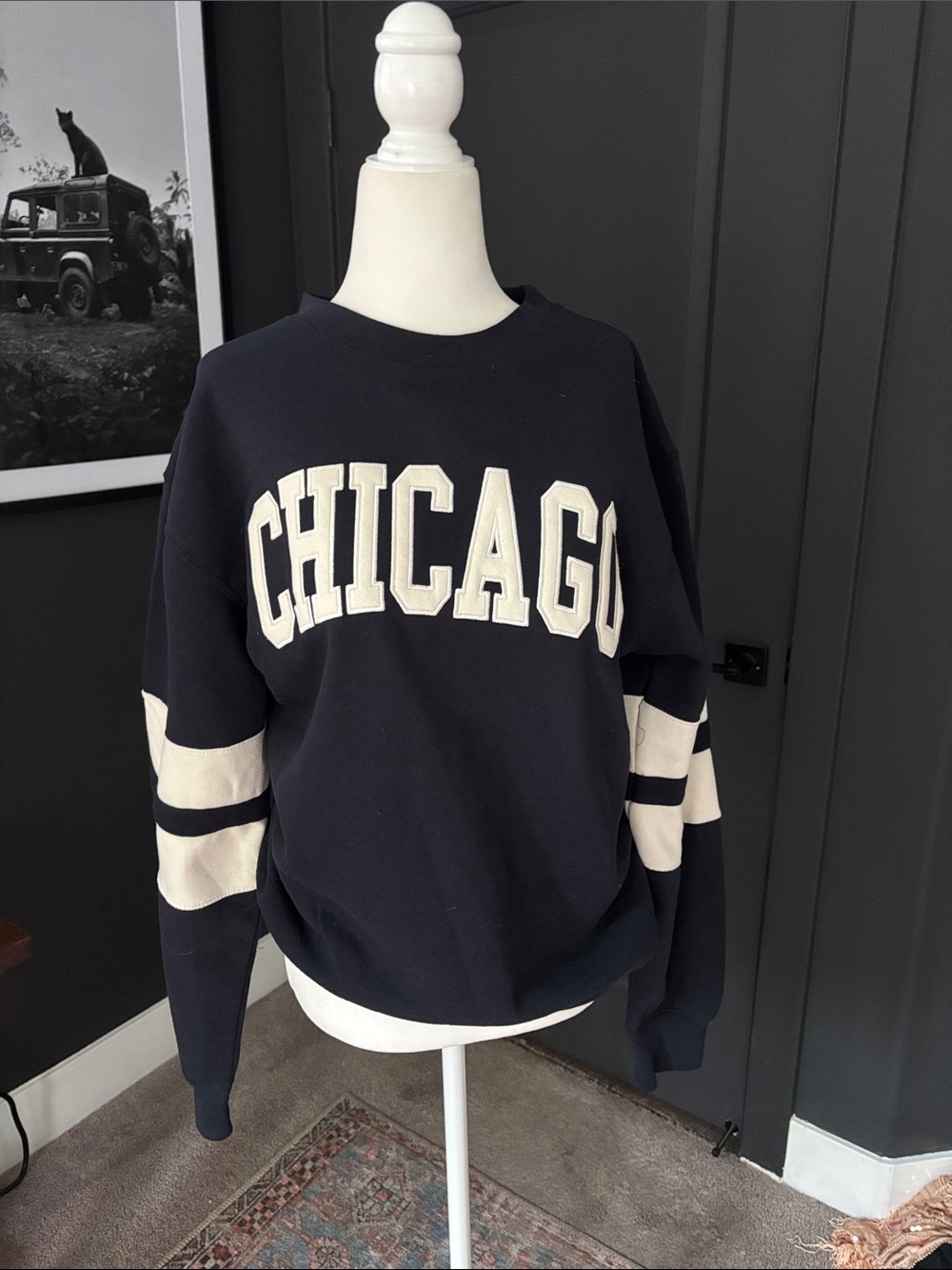CHICAGO Embroidered Crewneck Sweatshirt in Navy and White